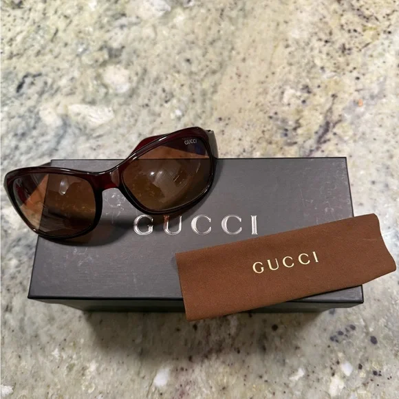 Gucci | Accessories | Gucci Brown Sunglasses Classic Sporty  display picture 2